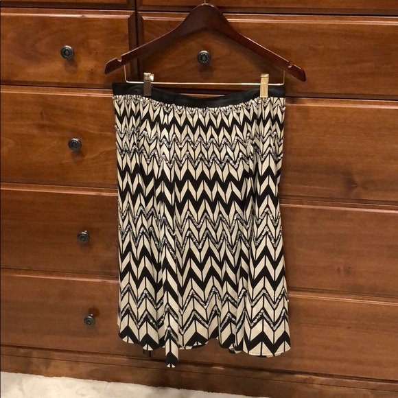 BCBG a line skirt with sequins excellent condition - Picture 2 of 6